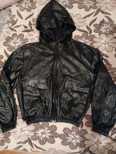 Qara rəngli kapüşonlu “koja” gödəkcəsi. Xüsusiyyətlər: - Material lalafo.az -da Qara rəngli kapüşonlu “koja” gödəkcəsi. Xüsusiyyətlər: - Material