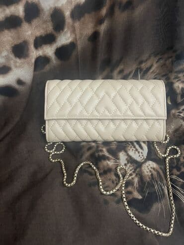 Zəncirli çiyin çantası – krem rəng - Material: yumşaq, quilted (romb lalafo.az -da Zəncirli çiyin çantası – krem rəng - Material: yumşaq, quilted (romb
