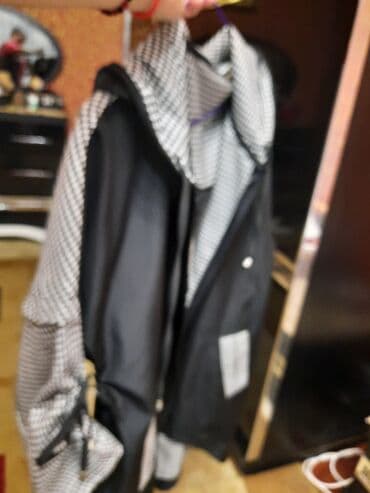 Qadınlar üçün kapüşonlu üst geyim – qara və ağ dama (houndstooth) lalafo.az -da Qadınlar üçün kapüşonlu üst geyim – qara və ağ dama (houndstooth)