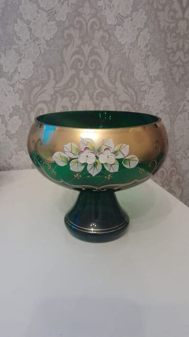 Şüşə ayaqlı qab – dekorativ meyvə və ya şirniyyat vazası - Material lalafo.az -da Şüşə ayaqlı qab – dekorativ meyvə və ya şirniyyat vazası - Material