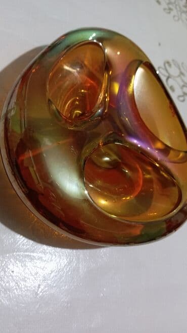 Şüşə dekorativ qab – üç bölməli, iridescent (rəng dəyişən) səthli lalafo.az -da Şüşə dekorativ qab – üç bölməli, iridescent (rəng dəyişən) səthli