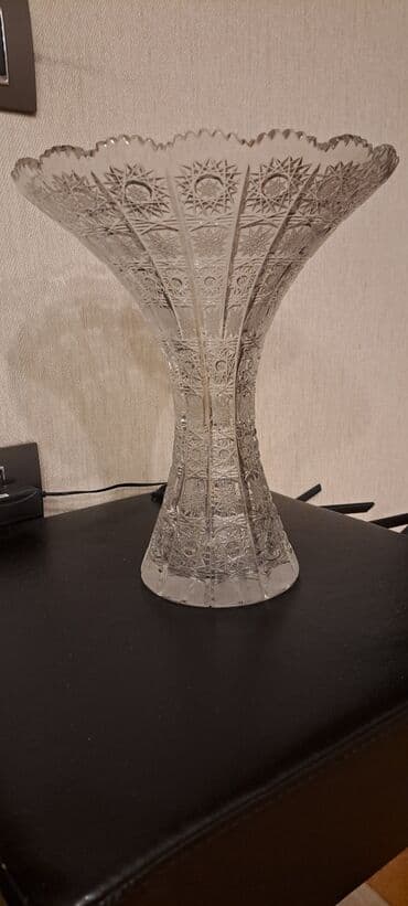 Bir vaza, Xrustal lalafo.az -da Bir vaza, Xrustal