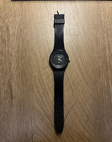 İşlənmiş, Qol saatı, rəng - Qara lalafo.az -da İşlənmiş, Qol saatı, rəng - Qara