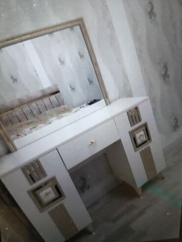 Tələbə qiz 1 nəfəri 200 manatdan komunal icinde lalafo.az -da Tələbə qiz 1 nəfəri 200 manatdan komunal icinde