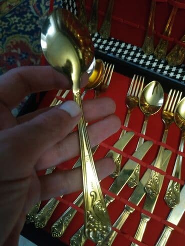 Qızıl suyuna çəkilmiş 12 nəfərlik dəst – dəbdəbəli qutu ilə. Dəst lalafo.az -da Qızıl suyuna çəkilmiş 12 nəfərlik dəst – dəbdəbəli qutu ilə. Dəst