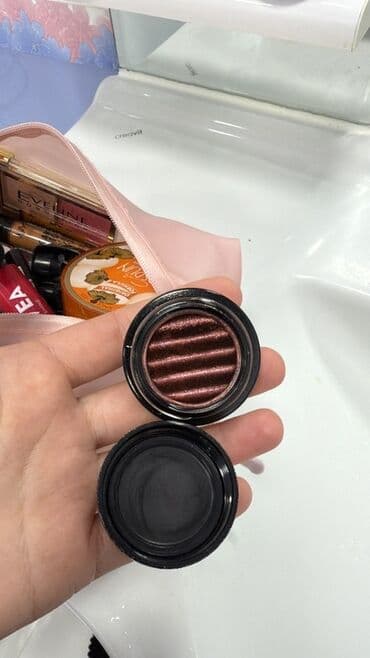 Göz kölgələri, Eveline lalafo.az -da Göz kölgələri, Eveline