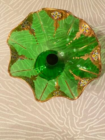 Yaşıl şüşədən dekorativ qab - Material: qalın, şəffaf yaşıl şüşə - lalafo.az -da Yaşıl şüşədən dekorativ qab - Material: qalın, şəffaf yaşıl şüşə -