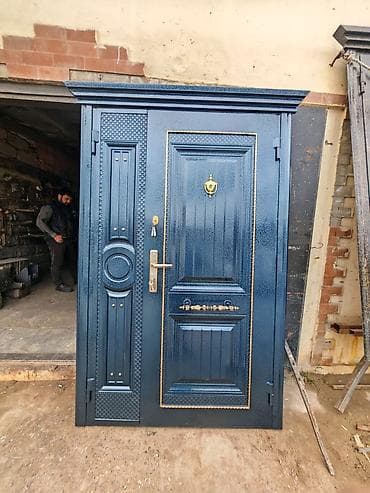 Şüşə panellər və metaldan hazırlanmış barmaqlıqları olan taxta giriş lalafo.az -da — 6 Şüşə panellər və metaldan hazırlanmış barmaqlıqları olan taxta giriş — 6