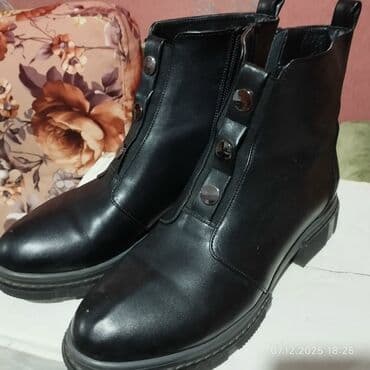 Qadınlar üçün qara dəri botlar - Model: Klassik qısa boğaz bot - lalafo.az -da Qadınlar üçün qara dəri botlar - Model: Klassik qısa boğaz bot -