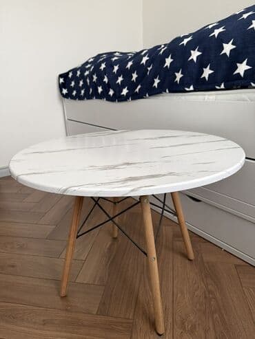 Jurnal masası, İşlənmiş, Açılmayan, Taxta, Yumru masa lalafo.az -da Jurnal masası, İşlənmiş, Açılmayan, Taxta, Yumru masa