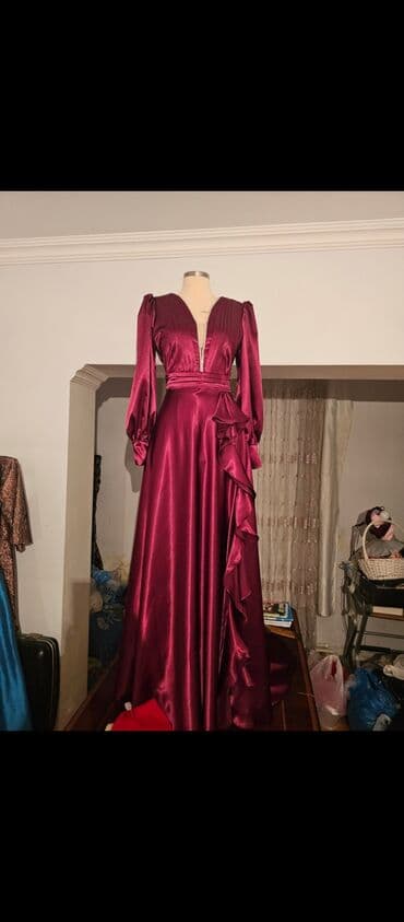 Şərab rəngində atlas uzun ziyafət libası - Parça: parıldayan lalafo.az -da Şərab rəngində atlas uzun ziyafət libası - Parça: parıldayan