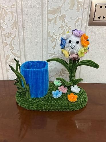 Əl işi dekorativ qələmqabı və stol üstü təşkilatçı - Material: yumşaq at lalafo.az Əl işi dekorativ qələmqabı və stol üstü təşkilatçı - Material: yumşaq