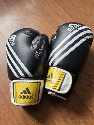 Boks və Kickboks üçün əlcək satılır az işlənib lalafo.az -da Boks və Kickboks üçün əlcək satılır az işlənib