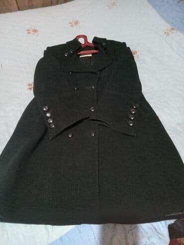 Qara rəngli klassik kişilər üçün palto. - Dizayn: ikiqat düyməli lalafo.az -da Qara rəngli klassik kişilər üçün palto. - Dizayn: ikiqat düyməli