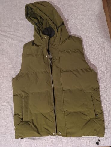 Məhsul: Kişi üçün kapüşonlu şişmə jilet - Rəng: zeytun-yaşıl - Model lalafo.az -da Məhsul: Kişi üçün kapüşonlu şişmə jilet - Rəng: zeytun-yaşıl - Model