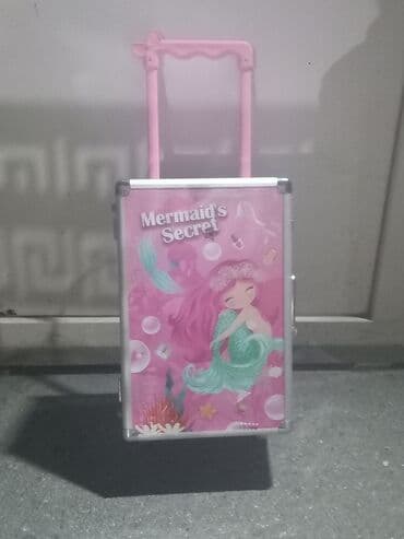 Uşaq üçün “Mermaid’s Secret” çamadan tipli çanta satılır. İstəyən lalafo.az -da Uşaq üçün “Mermaid’s Secret” çamadan tipli çanta satılır. İstəyən