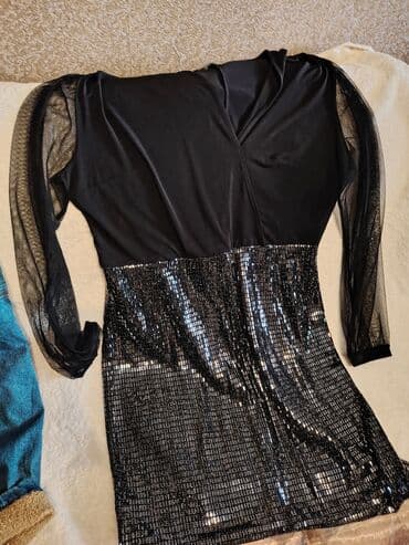 Qara ziyafət paltarı - Üst hissə: atlas effekti verən hamar qara lalafo.az -da Qara ziyafət paltarı - Üst hissə: atlas effekti verən hamar qara