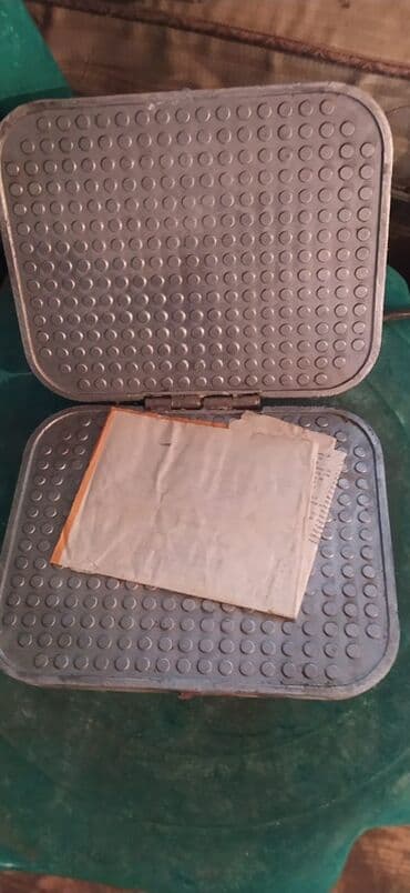 Məhsul: Sovet istehsalı elektrik vafli aparatı EV-1/220 lalafo.az -da Məhsul: Sovet istehsalı elektrik vafli aparatı EV-1/220