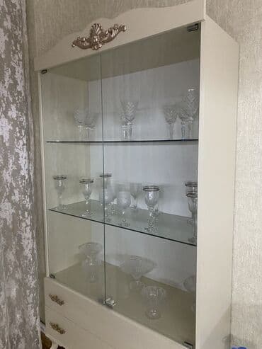 Şüşəli dolab vitrini, İşlənmiş, Ödənişli çatdırılma lalafo.az -da Şüşəli dolab vitrini, İşlənmiş, Ödənişli çatdırılma