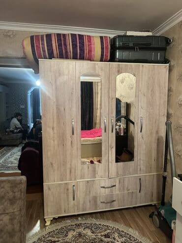 Açılan, 4 qapılı Düz dolab, Qarderob, paltar dolabı lalafo.az -da Açılan, 4 qapılı Düz dolab, Qarderob, paltar dolabı