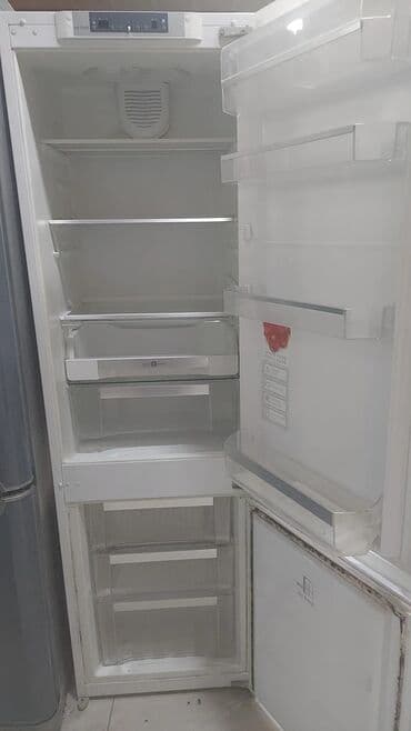 Ağ rəngli iki qapılı soyuducu (aşağıda dondurucu) - No Frost sistemi lalafo.az -da Ağ rəngli iki qapılı soyuducu (aşağıda dondurucu) - No Frost sistemi