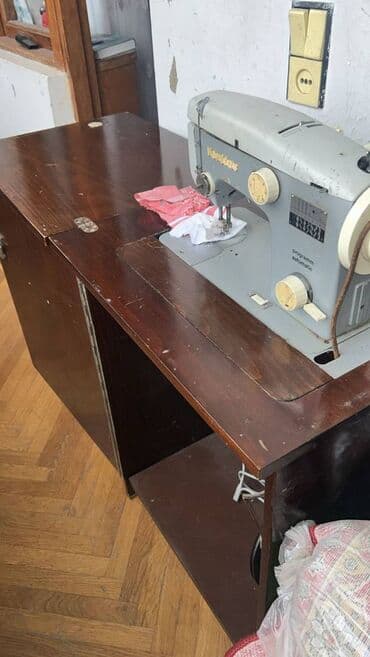 Tikiş maşinidi işləkdi köcnən bağli satilir lalafo.az -da Tikiş maşinidi işləkdi köcnən bağli satilir