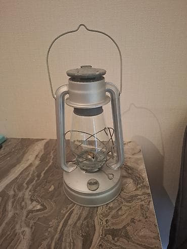 Kerosin fənəri – klassik şüşə məhəffəzli, metal gövdəli model. - lalafo.az -da Kerosin fənəri – klassik şüşə məhəffəzli, metal gövdəli model. -