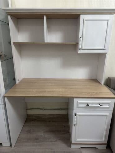 Düz masa, Stulsuz, Polkalı, Siyirməli, Sadə laminat lalafo.az -da Düz masa, Stulsuz, Polkalı, Siyirməli, Sadə laminat