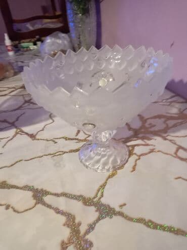 Şüşə ayaqlı meyvə qabi esil xursdal 👍 - Material: şüşə, buzlu (mat) lalafo.az -da Şüşə ayaqlı meyvə qabi esil xursdal 👍 - Material: şüşə, buzlu (mat)