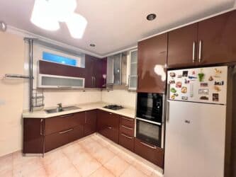 Metbex mebeli yaxşı vəziyyətdə – 450 AZN. Üzərində verilənlər: moyka lalafo.az -da Metbex mebeli yaxşı vəziyyətdə – 450 AZN. Üzərində verilənlər: moyka