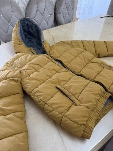 United Colors of Benetton kapüşonlu qış gödəkçəsi - Rəng: xardal lalafo.az -da United Colors of Benetton kapüşonlu qış gödəkçəsi - Rəng: xardal