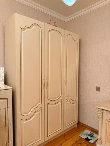 İşlənmiş, 3 qapılı Düz dolab, Qarderob, paltar dolabı lalafo.az -da İşlənmiş, 3 qapılı Düz dolab, Qarderob, paltar dolabı