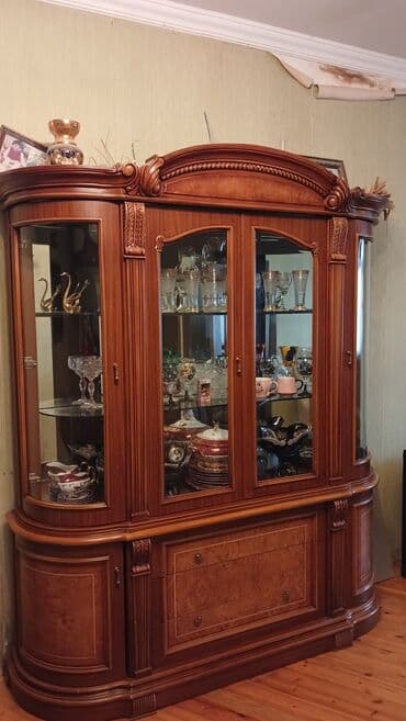 Şüşəli dolab vitrini lalafo.az -da Şüşəli dolab vitrini