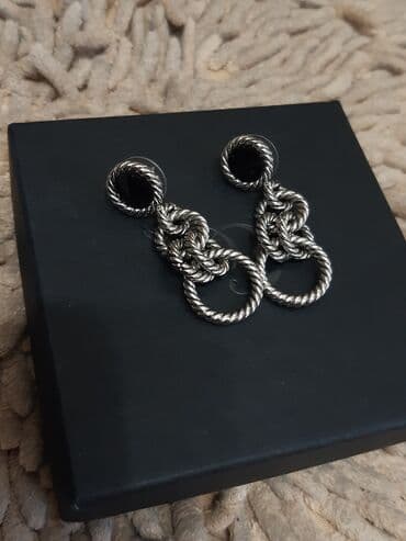 Qaralmayan Polsa brendi bydziubeka sirga qutusu ile birlikde alinib lalafo.az -da Qaralmayan Polsa brendi bydziubeka sirga qutusu ile birlikde alinib