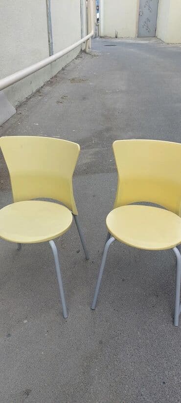 Oturacaqlardan 100 ədəd var təmiz səliqəli lalafo.az -da Oturacaqlardan 100 ədəd var təmiz səliqəli