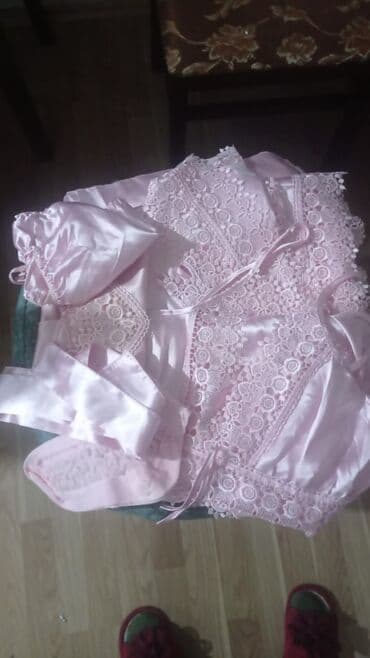 Zərif çəhrayı rəngdə qadın gecə geyimi dəsti. Parlaq atlas material və lalafo.az -da Zərif çəhrayı rəngdə qadın gecə geyimi dəsti. Parlaq atlas material və