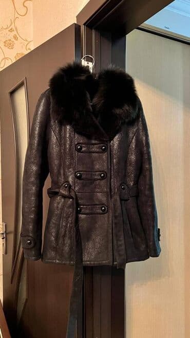 Qara dublynka razmer (L) . Qiymət 40azn yenidir lalafo.az -da Qara dublynka razmer (L) . Qiymət 40azn yenidir