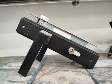 Metal qapı üçün mexaniki qıfıl dəsti - İki tərəfli qapı tutacağı: mat lalafo.az -da Metal qapı üçün mexaniki qıfıl dəsti - İki tərəfli qapı tutacağı: mat