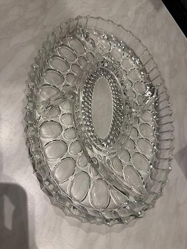 Şüşə servis boşqabı – bölməli - Material: şəffaf şüşə - Dizayn: oval lalafo.az -da Şüşə servis boşqabı – bölməli - Material: şəffaf şüşə - Dizayn: oval