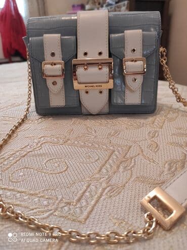 Əla vəziyyətdədir . 1 dəfə toya götürülüb. Michael Kors firmasının lalafo.az -da Əla vəziyyətdədir . 1 dəfə toya götürülüb. Michael Kors firmasının