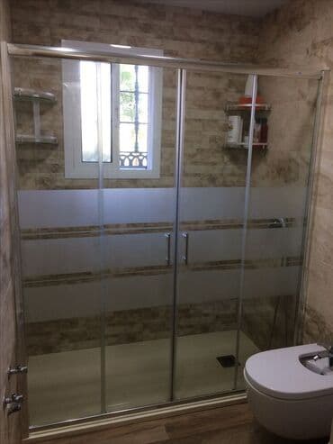 Бачки для унитаза: Duş kabinəsi – sürüşmə qapılı, temperli şüşə - Dizayn: 2 və 3 panelli at lalafo.az — 1 Бачки для унитаза: Duş kabinəsi – sürüşmə qapılı, temperli şüşə - Dizayn: 2 və 3 panelli — 1