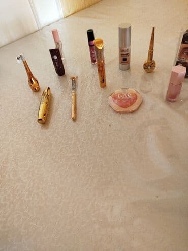 Kosmetik dəst, >10 məhsul, Yeni, Rayonlara çatdırılma, Ödənişli çatdırılma, Ünvandan götürmə lalafo.az -da Kosmetik dəst, >10 məhsul, Yeni, Rayonlara çatdırılma, Ödənişli çatdırılma, Ünvandan götürmə