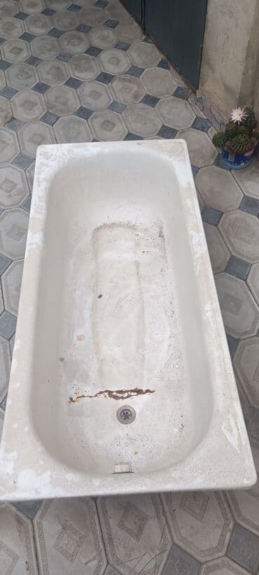 Hamam vannasi.icerisi biraz curuydu die ucuz satillir.temir edib lalafo.az -da Hamam vannasi.icerisi biraz curuydu die ucuz satillir.temir edib