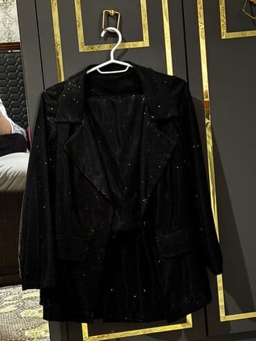 Qara parıltılı qadın dəsti – pencək və ətək - Material: yumşaq lalafo.az -da Qara parıltılı qadın dəsti – pencək və ətək - Material: yumşaq