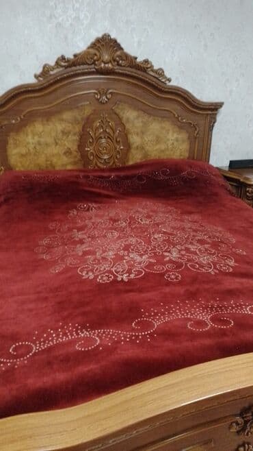 Yataq üçün Qaşlı rəng - Qırmızı Yataq örtüyü lalafo.az -da Yataq üçün Qaşlı rəng - Qırmızı Yataq örtüyü