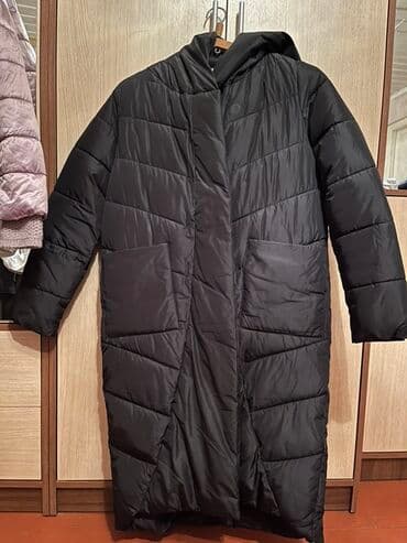 Qadınlar üçün uzun qara şişmə palto - Rəng: qara - Uzun model, dizdən lalafo.az -da Qadınlar üçün uzun qara şişmə palto - Rəng: qara - Uzun model, dizdən