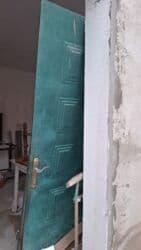 Потолок: Для квартиры Б/у Входная дверь 100х210 см С наличником, Самовывоз, Платная доставка at lalafo.az — 2 Потолок: Для квартиры Б/у Входная дверь 100х210 см С наличником, Самовывоз, Платная доставка — 2