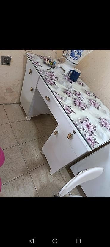 Manikur stolu satilir Qiymeti 70 azn Unvan Sumqayit Raya 5954 E at lalafo.az Manikur stolu satilir Qiymeti 70 azn Unvan Sumqayit Raya 5954 E