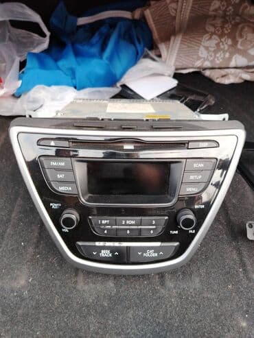 Hyundai elantra 2014 orginal monitor var ramkasi ilə biryerdə lalafo.az -da Hyundai elantra 2014 orginal monitor var ramkasi ilə biryerdə