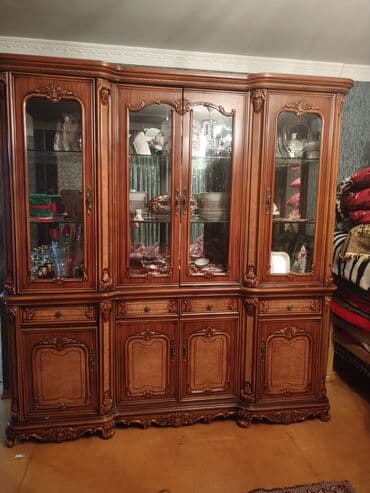 Şüşəli dolab vitrini, İşlənmiş, Ünvandan götürmə lalafo.az -da Şüşəli dolab vitrini, İşlənmiş, Ünvandan götürmə